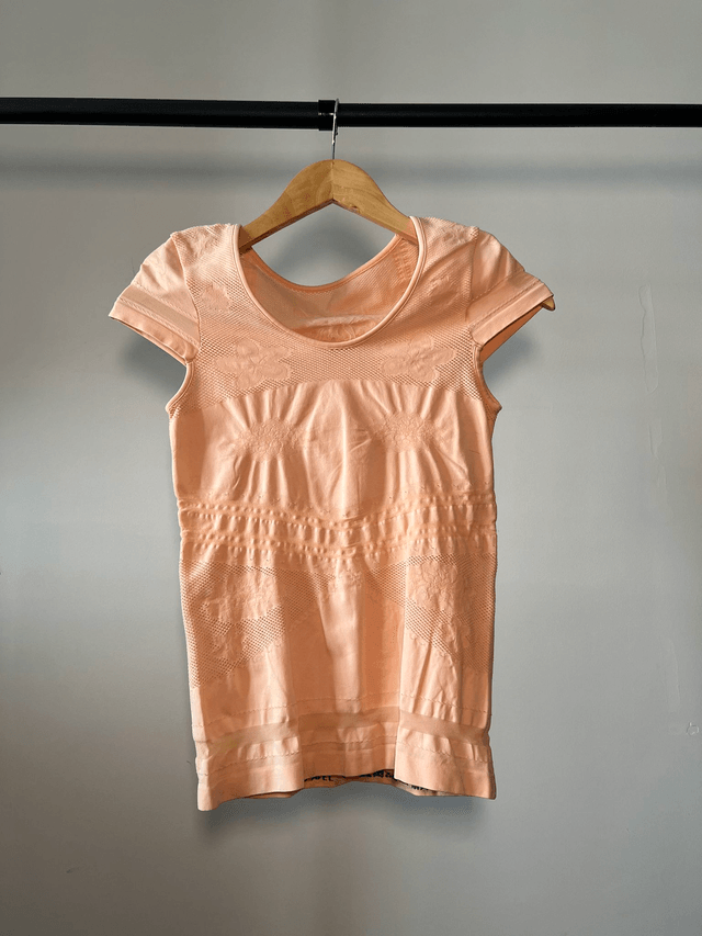 Cuted out tee #0029