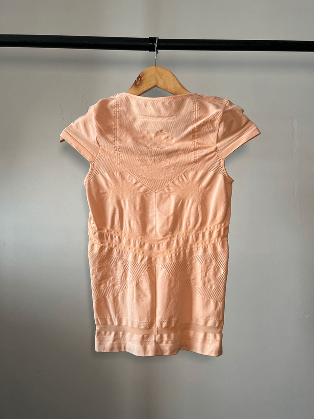 Cuted out tee #0029