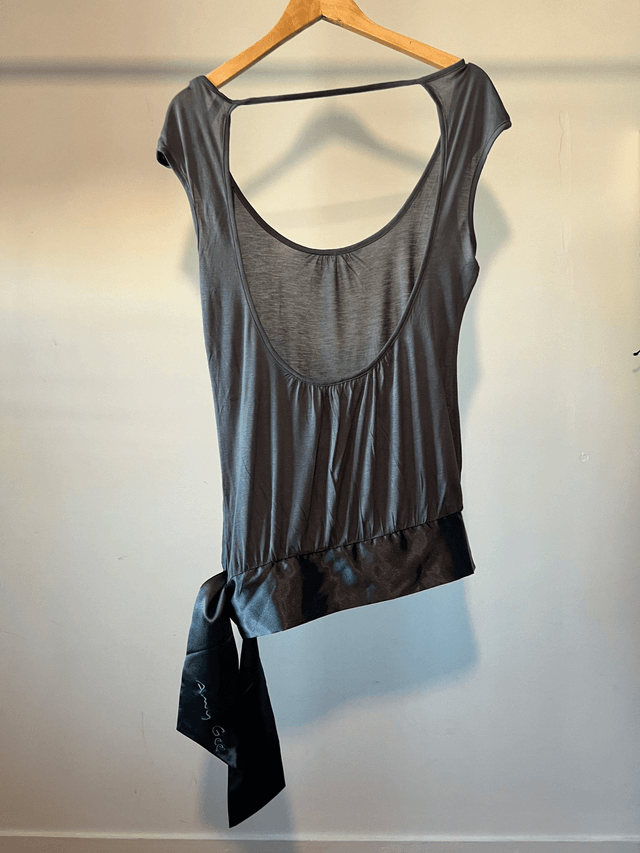 Backless tank top with a bow #0014