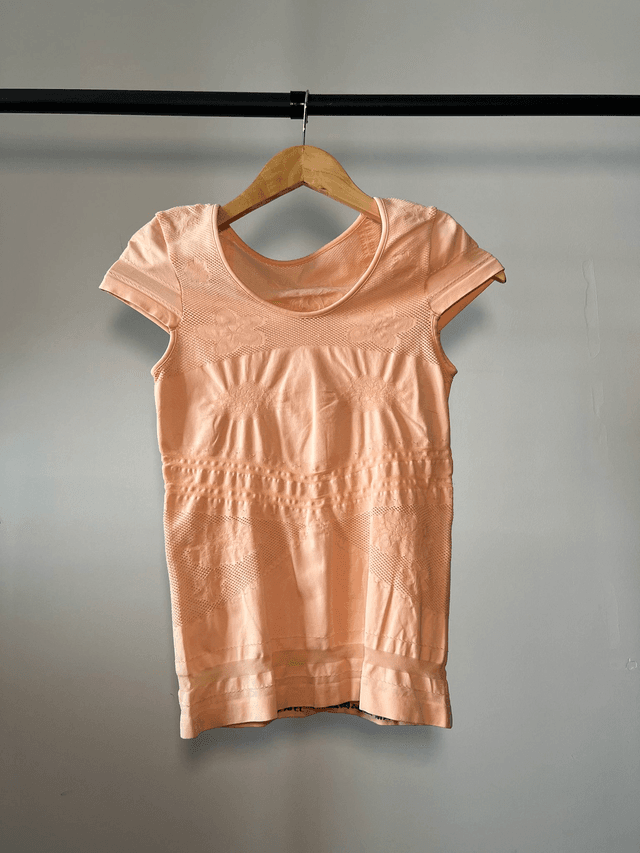 Cuted out tee #0029